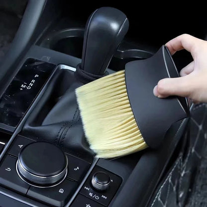 Reinigungsbürste für den Autoinnenraum – Armaturenbrett und Lüftungsschlitze