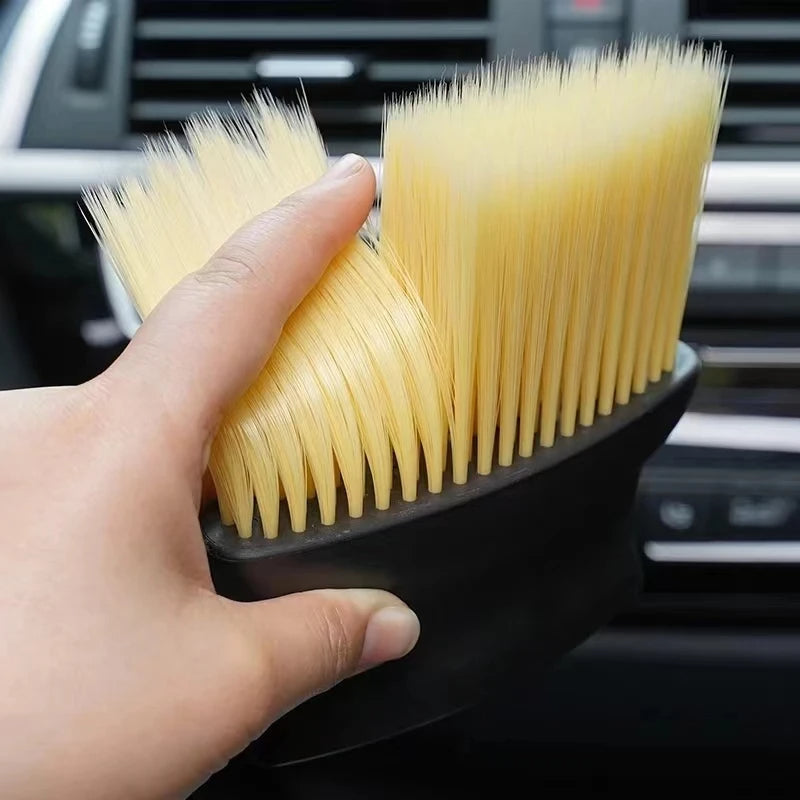 Reinigungsbürste für den Autoinnenraum – Armaturenbrett und Lüftungsschlitze